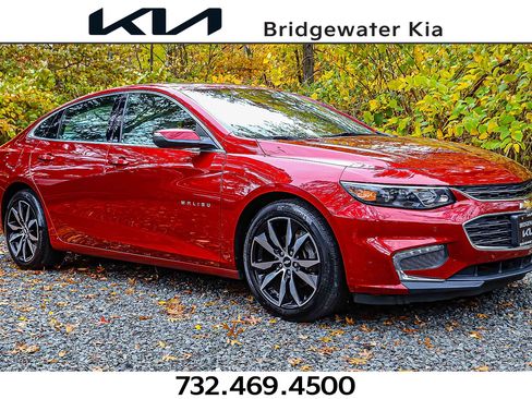 Used 2018 Chevrolet Malibu LT w/ Leather Package image 1