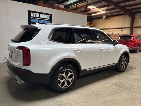 Used 2022 Kia Telluride EX FWD image 3