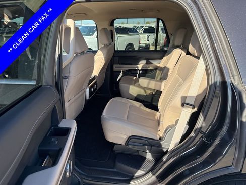 Used 2023 Ford Expedition XLT image 6