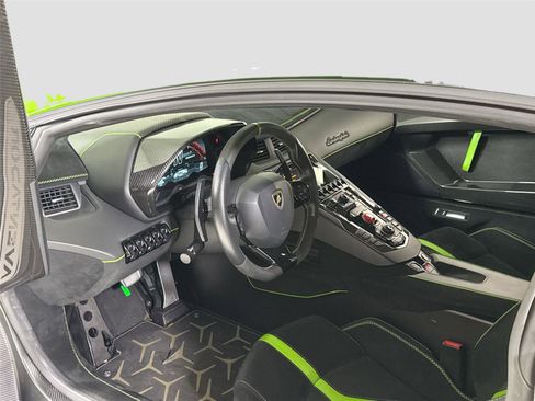 Used 2019 Lamborghini Aventador SVJ AWD/4WD image 15