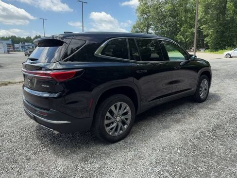 Used 2025 Buick Enclave Preferred FWD image 8
