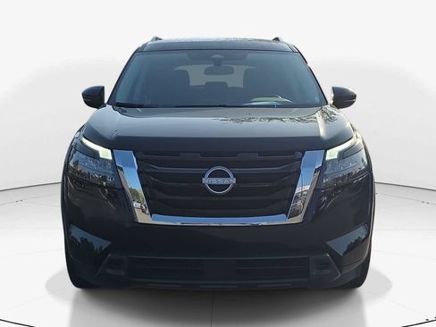 Used 2025 Nissan Pathfinder SV FWD image 6