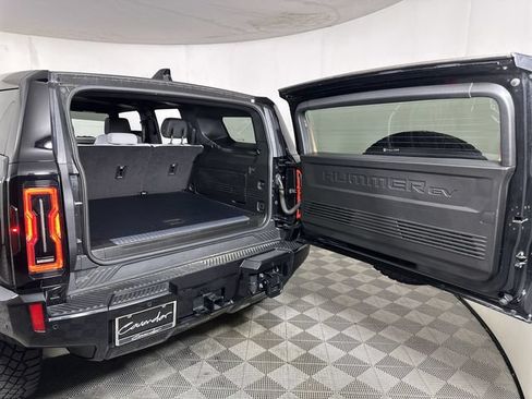 Used 2024 GMC Hummer EV 2X w/ Extreme Off-Road Package AWD/4WD image 27