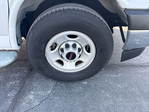 Used 2024 GMC Savana 2500 w/ Driver Convenience Package image 24