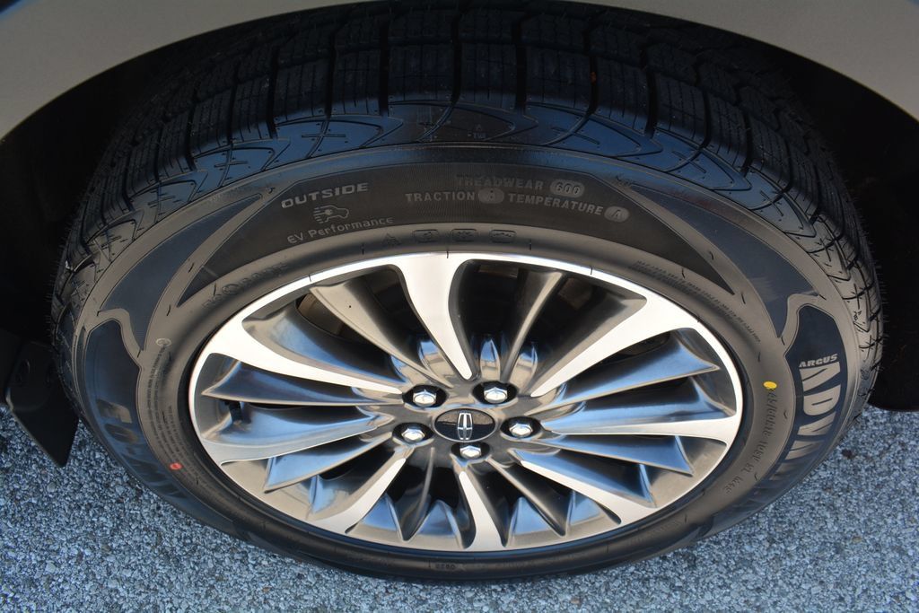 Used 2023 Lincoln Nautilus AWD w/ Premium Package image 25