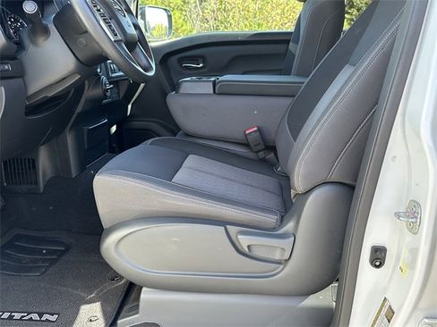 Used 2024 Nissan Titan SV w/ Accessory Utility Package image 10