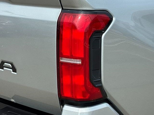 Certified 2025 Toyota Tacoma SR5 AWD/4WD image 28