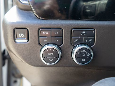 Used 2024 GMC Sierra 1500 Elevation AWD/4WD image 17
