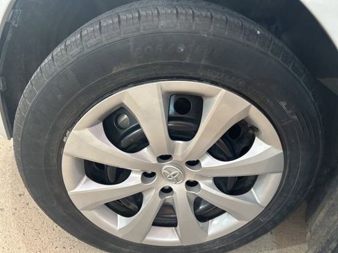 Used 2022 Toyota Corolla LE image 17