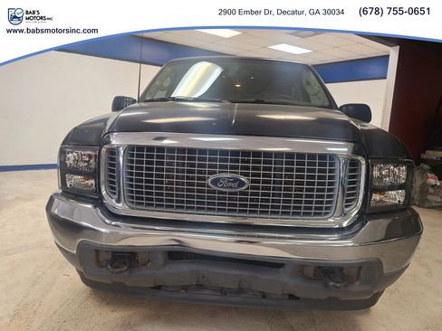Used 2003 Ford Excursion XLT image 2