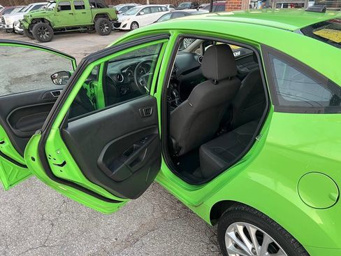 Used 2014 Ford Fiesta SE w/ Equipment Group 201A image 12
