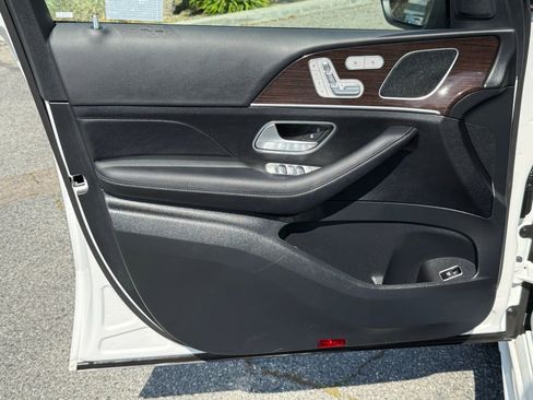 Used 2025 Mercedes-Benz GLE 450 4MATIC Coupe image 19