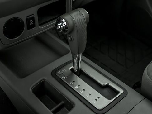 Used 2019 Nissan Frontier SV image 25