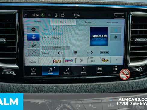 Used 2024 Chrysler Pacifica Touring-L FWD image 42