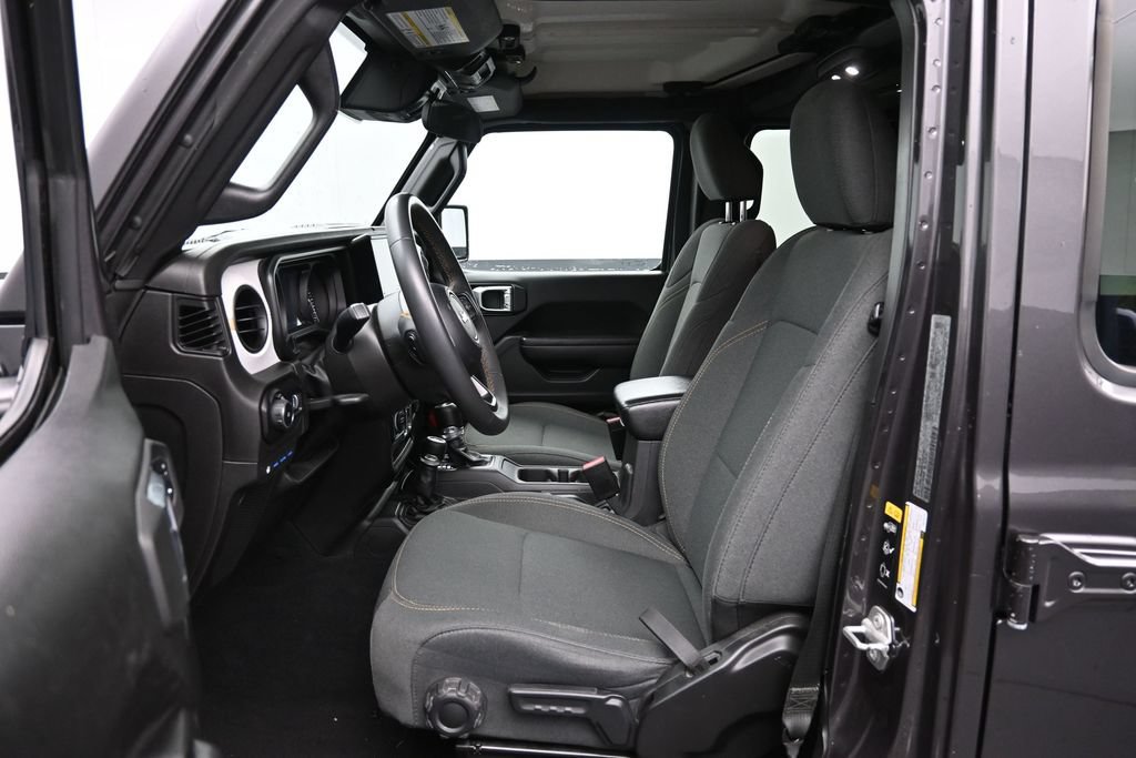 Used 2024 Jeep Wrangler Unlimited AWD/4WD image 22
