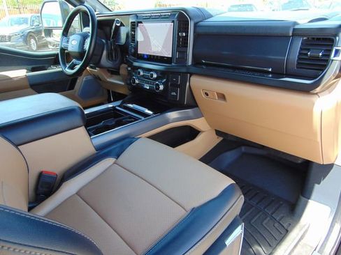 Used 2024 Ford F350 Lariat w/ Lariat Ultimate Package AWD/4WD image 26