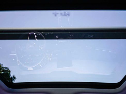 Used 2019 Audi Q5 2.0T Premium w/ Convenience Package image 11