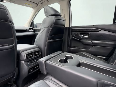 Used 2024 Honda Pilot Elite image 19