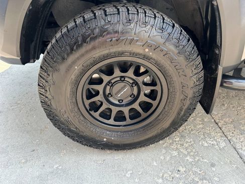 Certified 2023 Toyota Tacoma TRD Off-Road w/ Advanced Technology Package AWD/4WD image 15