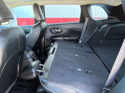 Used 2022 Jeep Cherokee Limited w/ Elite Package image 38