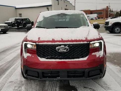 New 2025 Ford Maverick Lariat w/ Black Appearance Package image 9