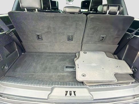 Used 2018 Ford Expedition Limited w/ Equipment Group 302A AWD/4WD image 26