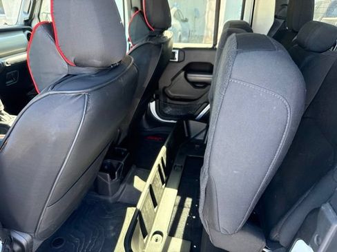 Used 2023 Jeep Gladiator Sport AWD/4WD image 14
