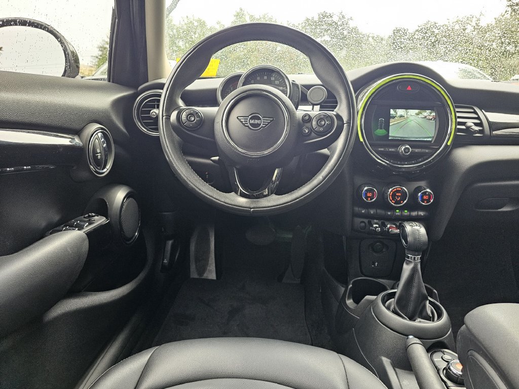 Used 2019 MINI Cooper 4-Door Hardtop w/ Signature Upholstery Package FWD image 12