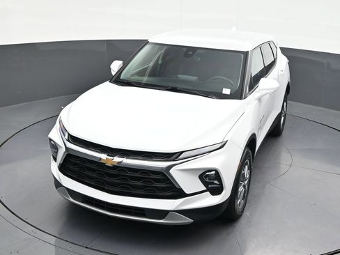Used 2024 Chevrolet Blazer LT FWD image 27