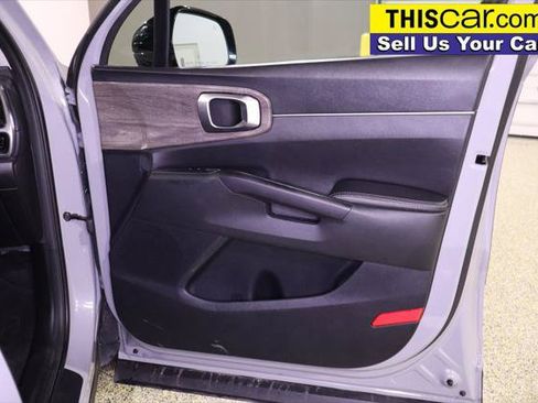 Used 2022 Kia Sorento EX w/ Panoramic Sunroof Package FWD image 37