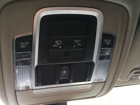 Used 2019 RAM 2500 Laramie AWD/4WD image 20