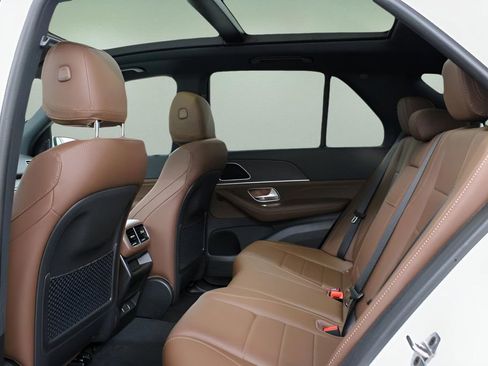 Used 2025 Mercedes-Benz GLE 450e 4MATIC image 19