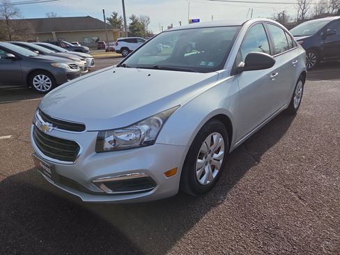 Used 2016 Chevrolet Cruze LS image 7