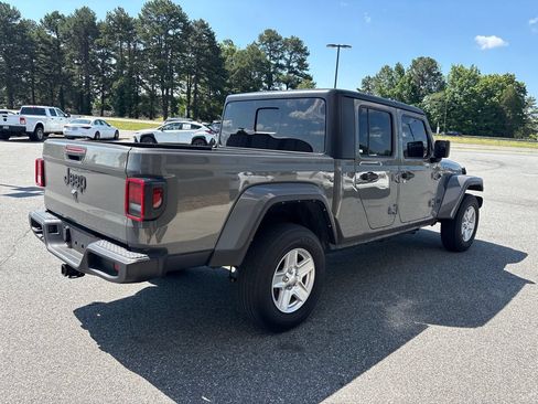 Used 2022 Jeep Gladiator Sport AWD/4WD image 9