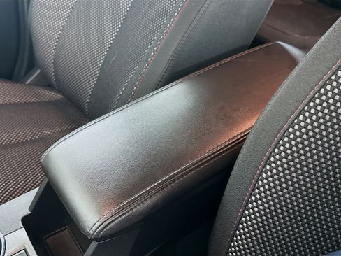 Used 2017 Chevrolet Equinox LT w/ Convenience Package AWD/4WD image 18