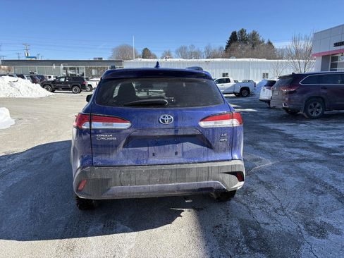 Used 2023 Toyota Corolla Cross LE image 6