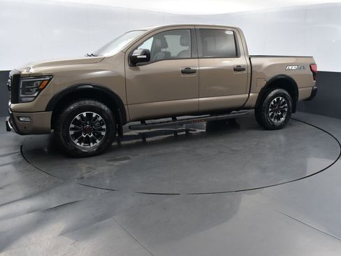 Used 2023 Nissan Titan PRO-4X w/ Pro-4x Convenience Package image 5