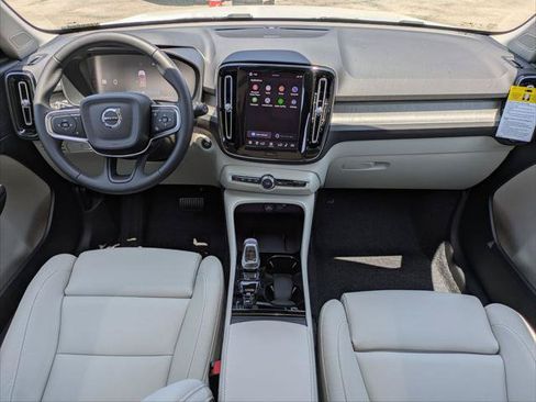 New 2026 Volvo XC40 B5 Ultra w/ Climate Package AWD/4WD image 11