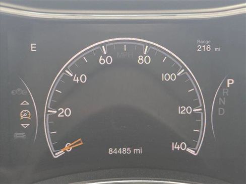 Used 2018 Jeep Grand Cherokee Altitude RWD image 9