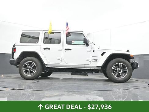Used 2023 Jeep Wrangler Unlimited Sahara AWD/4WD image 46