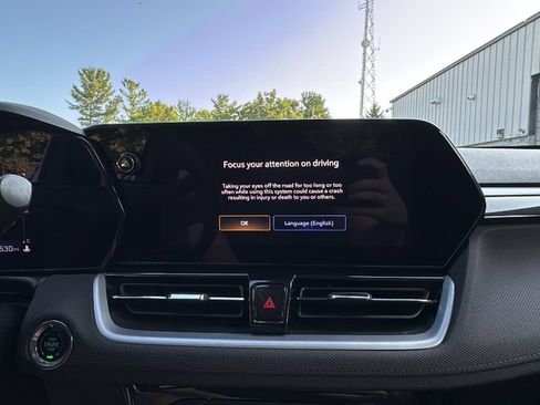Used 2025 Chevrolet TrailBlazer LT AWD/4WD image 19