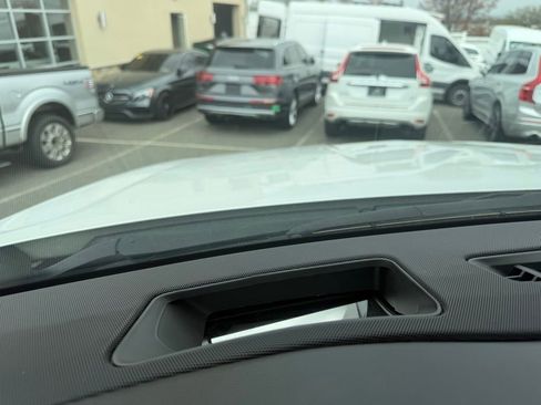 Used 2018 Cadillac Escalade Premium Luxury AWD/4WD image 17
