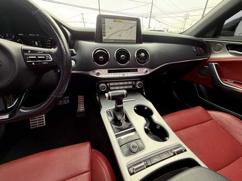 Used 2019 Kia Stinger GT1 image 15
