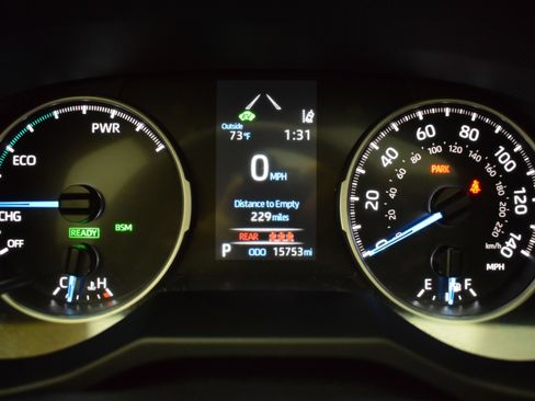 Used 2022 Toyota RAV4 XLE Premium AWD/4WD image 17