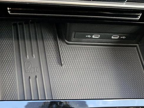New 2026 Volkswagen Atlas Peak Edition AWD/4WD image 17