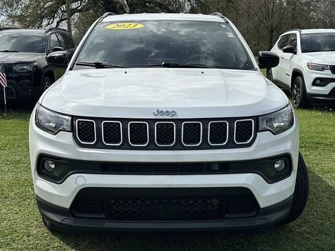 Used 2023 Jeep Compass Latitude AWD/4WD image 3