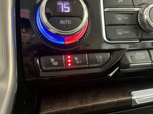 Used 2021 GMC Yukon Denali image 20