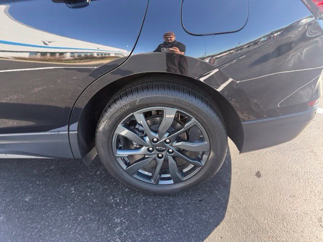 Used 2023 Chevrolet Equinox RS w/ LPO, Floor Liner Package FWD image 5