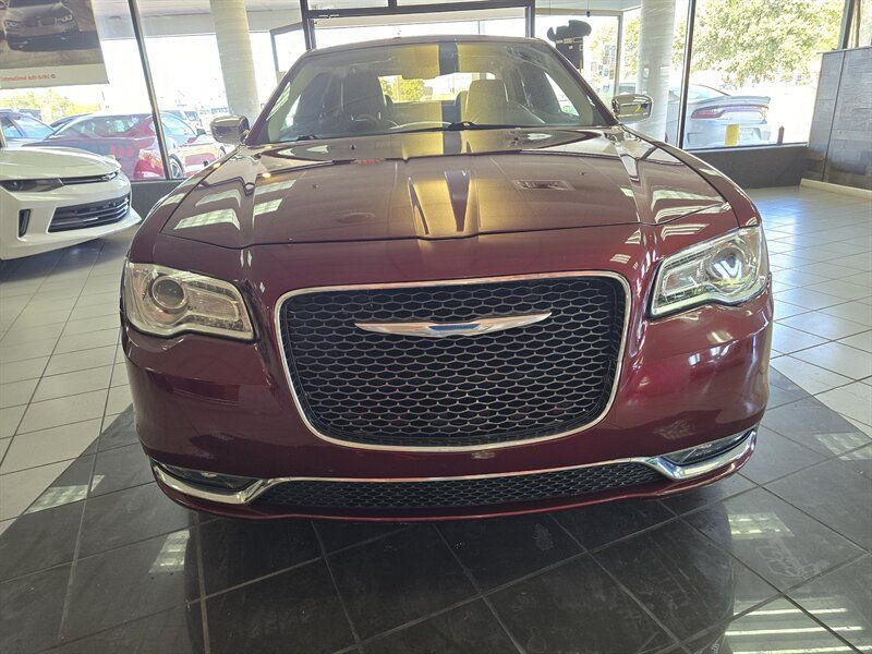 Used 2017 Chrysler 300 C w/ Harman/Kardon Audio Group RWD image 2
