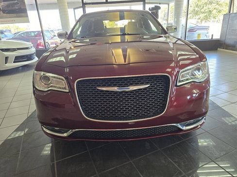 Used 2017 Chrysler 300 C w/ Harman/Kardon Audio Group image 2